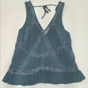 Green Tank Top with Lace Trim Pattern